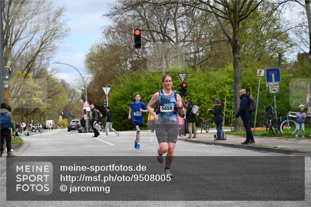 12.04.2026 - 45. Internationalen Wilhelmsburger Insellauf J. Mangold http://msf.ph/oto/9508005 12.04.2026 12:50:19 Ziel 5280, 5483, 2734, 5601, 5659, 5678, 5530, 5825, 5411 meine-sportfotos.de