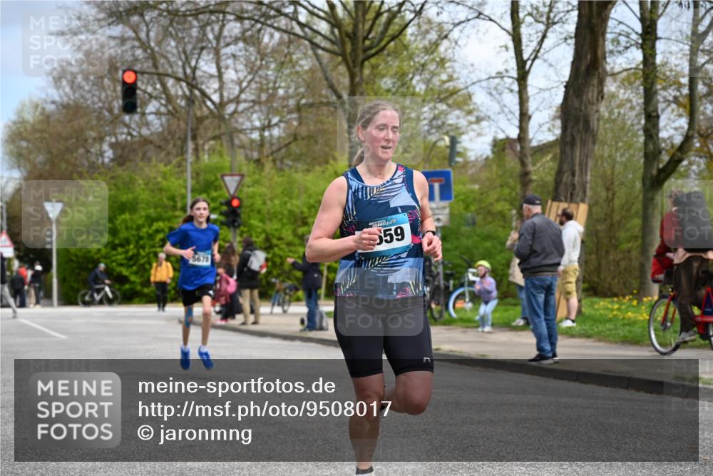 12.04.2026 - 45. Internationalen Wilhelmsburger Insellauf J. Mangold http://msf.ph/oto/9508017 12.04.2026 12:50:20 Ziel 5483, 2734, 5601, 5659, 5678, 5530, 5825, 5411 meine-sportfotos.de