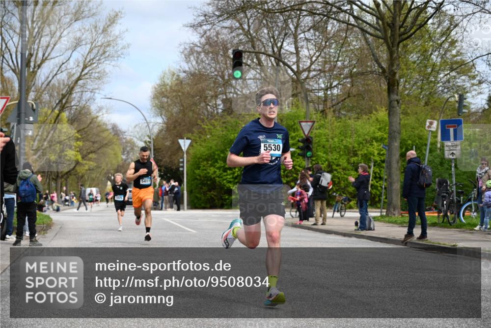 12.04.2026 - 45. Internationalen Wilhelmsburger Insellauf J. Mangold http://msf.ph/oto/9508034 12.04.2026 12:50:49 Ziel 5530, 5825, 5411, 4282, 3982, 3925, 3925, 5595, 2959 meine-sportfotos.de
