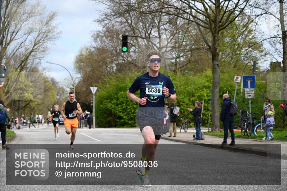 12.04.2026 - 45. Internationalen Wilhelmsburger Insellauf J. Mangold http://msf.ph/oto/9508036 12.04.2026 12:50:50 Ziel 5530, 5825, 5411, 4282, 3982, 3925, 5595, 2959 meine-sportfotos.de