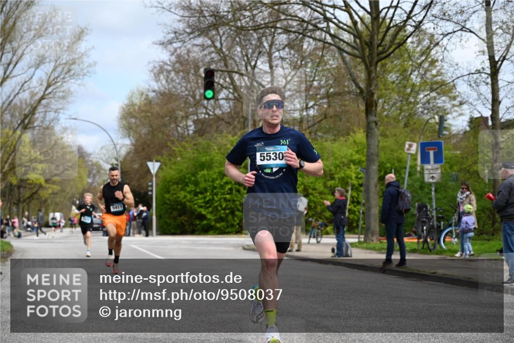12.04.2026 - 45. Internationalen Wilhelmsburger Insellauf J. Mangold http://msf.ph/oto/9508037 12.04.2026 12:50:50 Ziel 5530, 5825, 5411, 4282, 3982, 3925, 5595, 2959 meine-sportfotos.de