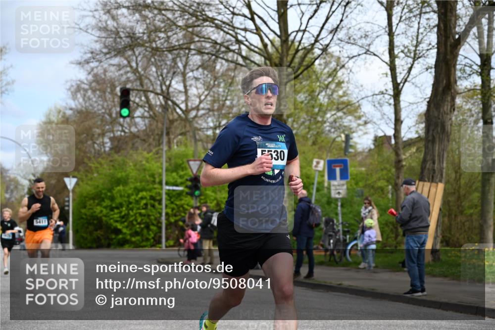 12.04.2026 - 45. Internationalen Wilhelmsburger Insellauf J. Mangold http://msf.ph/oto/9508041 12.04.2026 12:50:50 Ziel 5530, 5825, 5411, 4282, 3982, 3925, 5595, 2959 meine-sportfotos.de