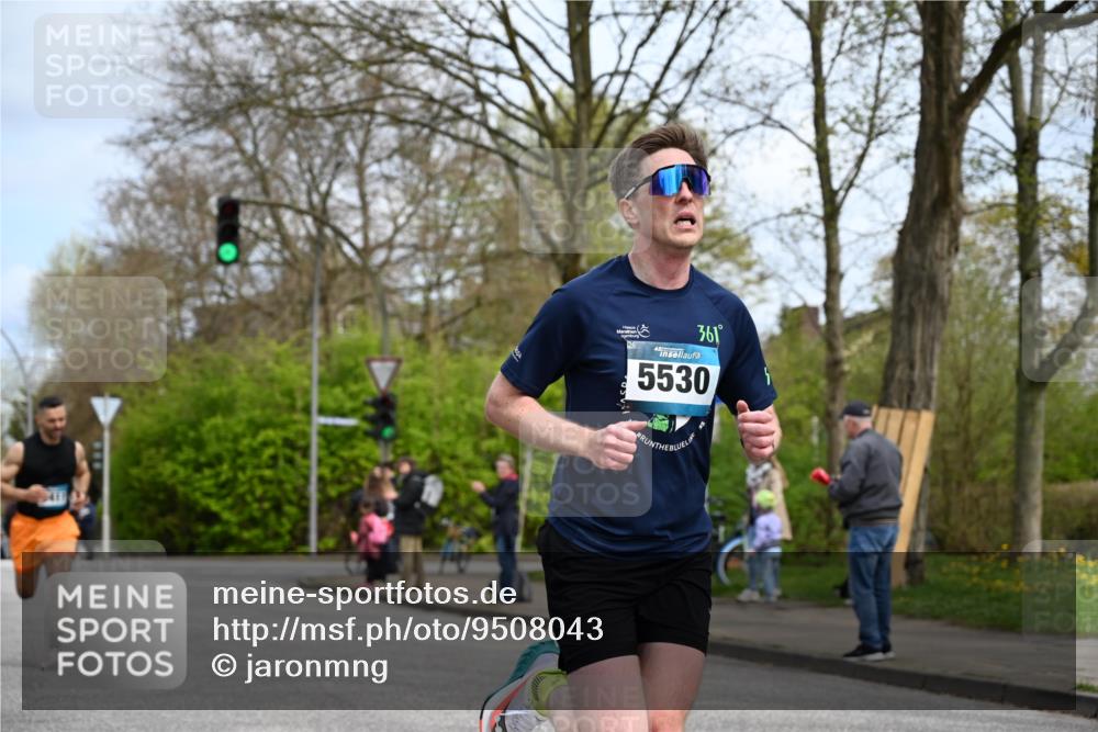12.04.2026 - 45. Internationalen Wilhelmsburger Insellauf J. Mangold http://msf.ph/oto/9508043 12.04.2026 12:50:50 Ziel 5530, 5825, 5411, 4282, 3982, 3925, 5595, 2959 meine-sportfotos.de