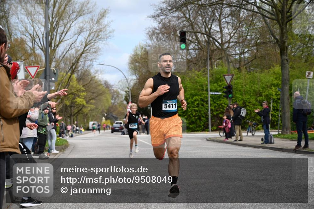 12.04.2026 - 45. Internationalen Wilhelmsburger Insellauf J. Mangold http://msf.ph/oto/9508049 12.04.2026 12:50:51 Ziel 5530, 5825, 5411, 4282, 3982, 3925, 5595, 2959, 5860 meine-sportfotos.de
