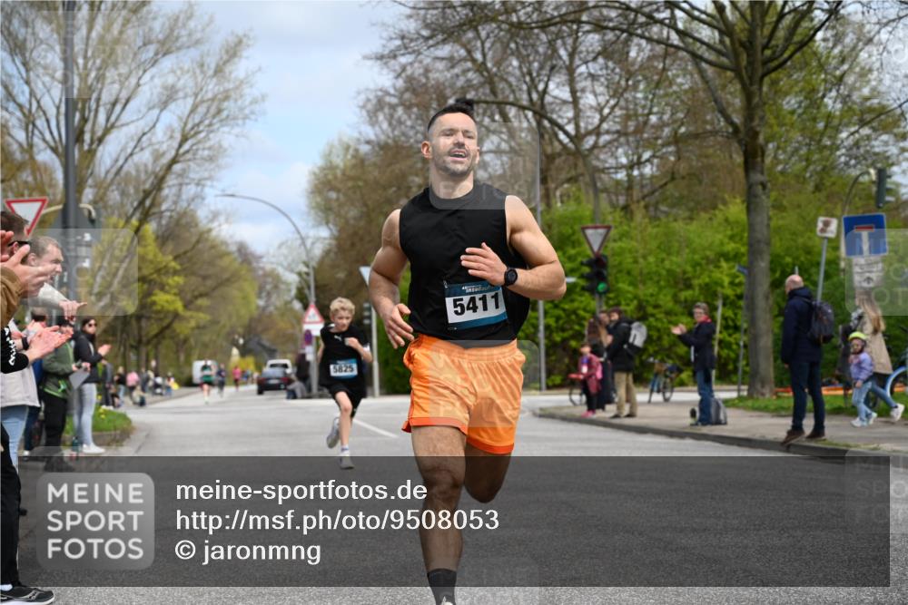 12.04.2026 - 45. Internationalen Wilhelmsburger Insellauf J. Mangold http://msf.ph/oto/9508053 12.04.2026 12:50:52 Ziel 5530, 5825, 5411, 4282, 3982, 3925, 5595, 2959, 5860 meine-sportfotos.de