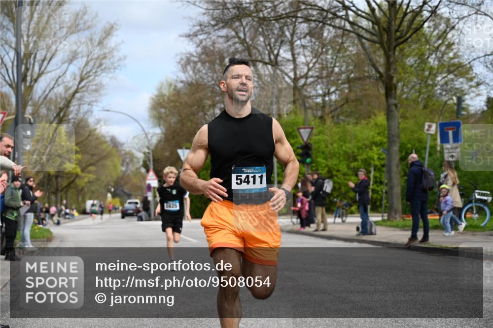12.04.2026 - 45. Internationalen Wilhelmsburger Insellauf J. Mangold http://msf.ph/oto/9508054 12.04.2026 12:50:52 Ziel 5530, 5825, 5411, 4282, 3982, 3925, 5595, 2959, 5860 meine-sportfotos.de