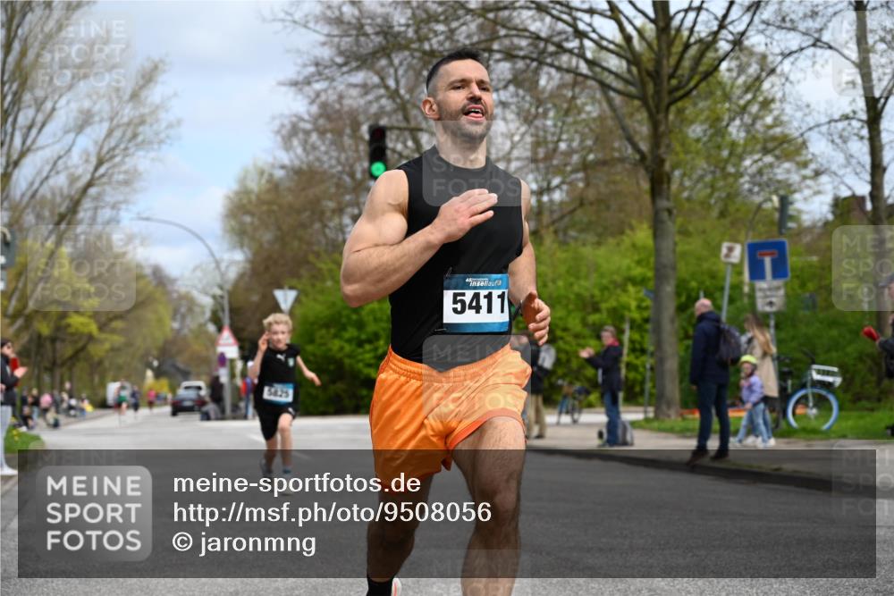 12.04.2026 - 45. Internationalen Wilhelmsburger Insellauf J. Mangold http://msf.ph/oto/9508056 12.04.2026 12:50:52 Ziel 5530, 5825, 5411, 4282, 3982, 3925, 5595, 2959, 5860 meine-sportfotos.de