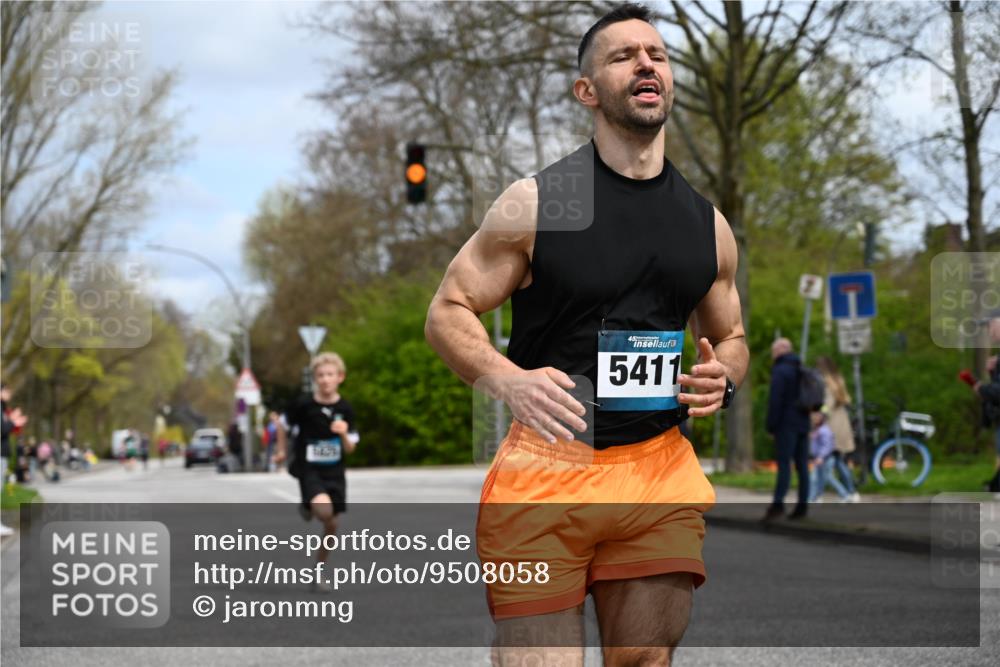 12.04.2026 - 45. Internationalen Wilhelmsburger Insellauf J. Mangold http://msf.ph/oto/9508058 12.04.2026 12:50:52 Ziel 5530, 5825, 5411, 4282, 3982, 3925, 5595, 2959, 5860 meine-sportfotos.de
