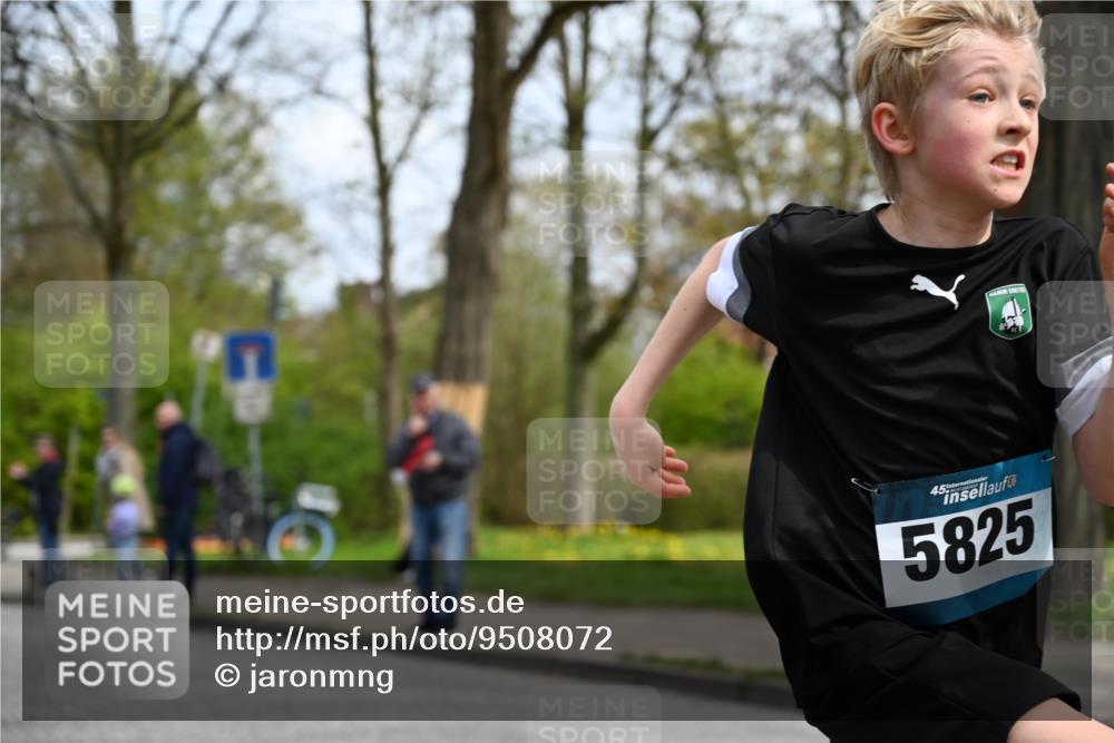 12.04.2026 - 45. Internationalen Wilhelmsburger Insellauf J. Mangold http://msf.ph/oto/9508072 12.04.2026 12:50:54 Ziel 5530, 5825, 5411, 4282, 3982, 3925, 5595, 2959, 5860 meine-sportfotos.de