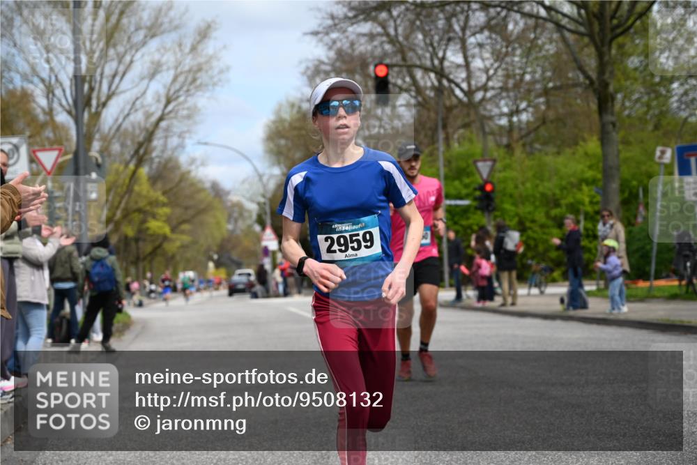 12.04.2026 - 45. Internationalen Wilhelmsburger Insellauf J. Mangold http://msf.ph/oto/9508132 12.04.2026 12:51:22 Ziel 4282, 3982, 3925, 5595, 2959, 5860, 4110, 5307, 5809, 5326, 2787, 5627, 5493, 4560, 2779, 3903 meine-sportfotos.de