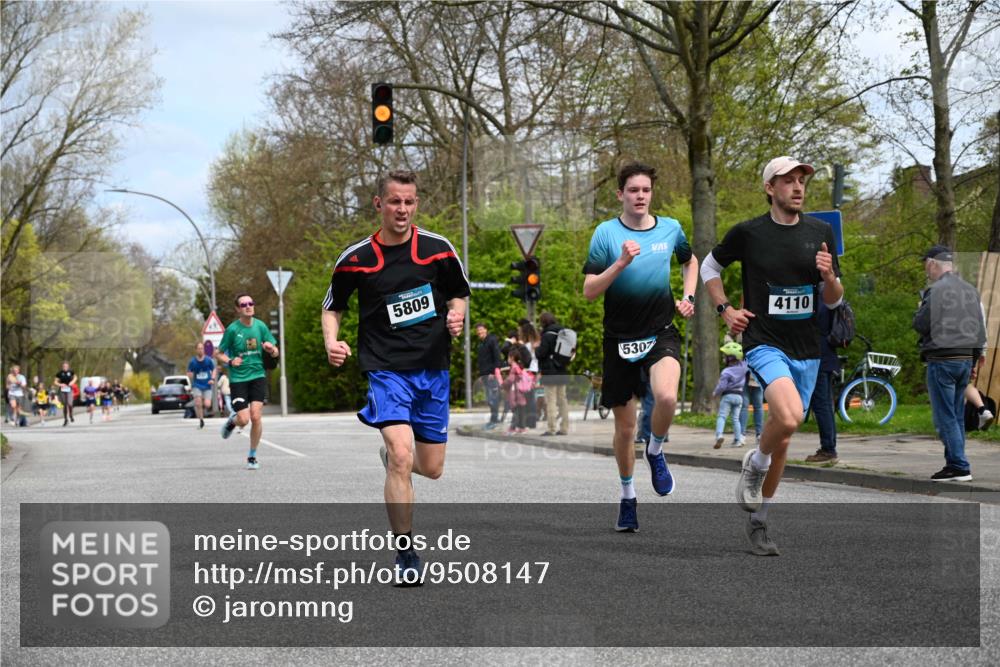 12.04.2026 - 45. Internationalen Wilhelmsburger Insellauf J. Mangold http://msf.ph/oto/9508147 12.04.2026 12:51:37 Ziel 2959, 5860, 4110, 5307, 5809, 5326, 2787, 5627, 5493, 4560, 2779, 3903, 5479, 5797, 5797, 4529, 5758, 2033 meine-sportfotos.de