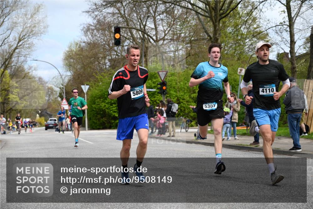 12.04.2026 - 45. Internationalen Wilhelmsburger Insellauf J. Mangold http://msf.ph/oto/9508149 12.04.2026 12:51:37 Ziel 2959, 5860, 4110, 5307, 5809, 5326, 2787, 5627, 5493, 4560, 2779, 3903, 5479, 5797, 5797, 4529, 5758, 2033 meine-sportfotos.de