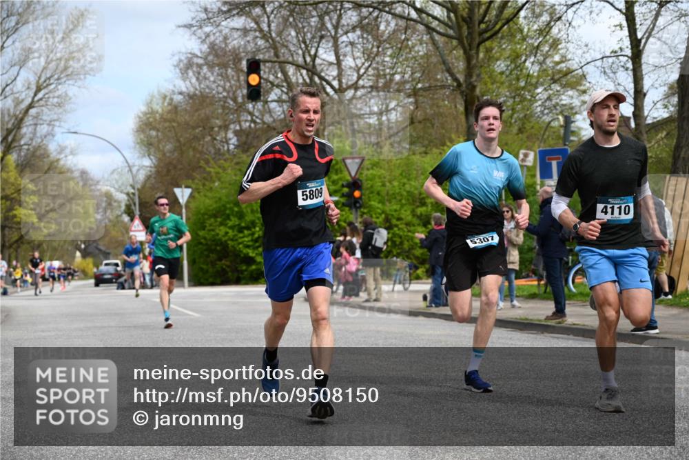 12.04.2026 - 45. Internationalen Wilhelmsburger Insellauf J. Mangold http://msf.ph/oto/9508150 12.04.2026 12:51:37 Ziel 2959, 5860, 4110, 5307, 5809, 5326, 2787, 5627, 5493, 4560, 2779, 3903, 5479, 5797, 5797, 4529, 5758, 2033 meine-sportfotos.de