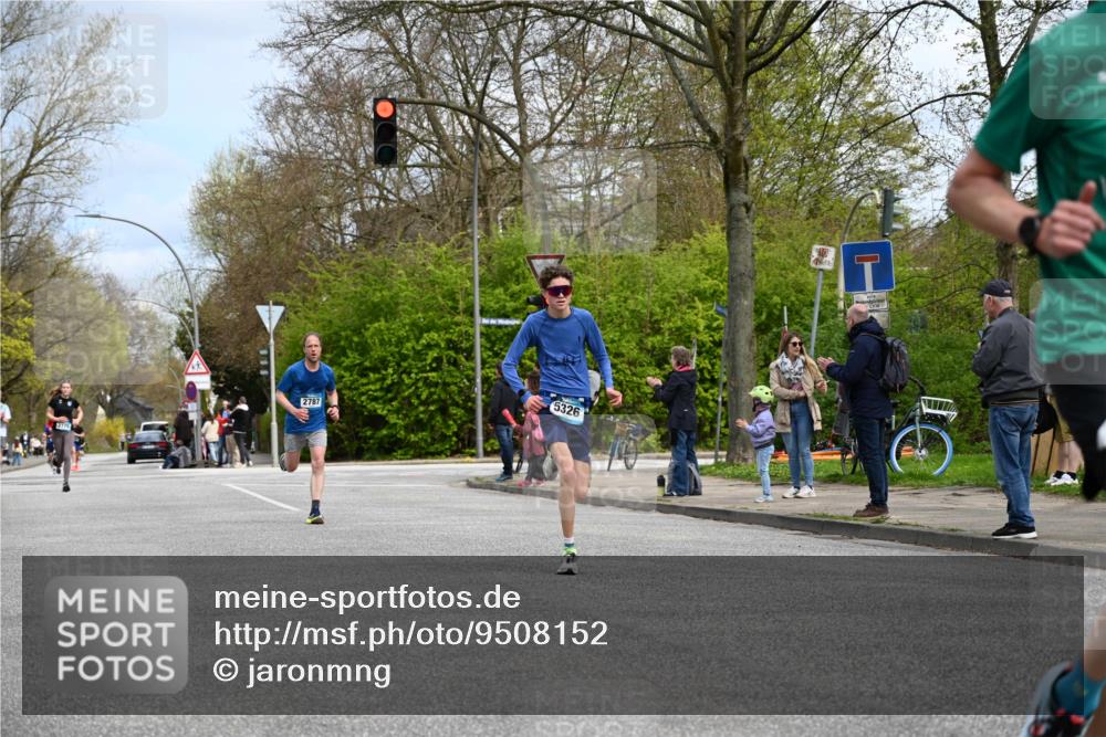 12.04.2026 - 45. Internationalen Wilhelmsburger Insellauf J. Mangold http://msf.ph/oto/9508152 12.04.2026 12:51:42 Ziel 4110, 5307, 5809, 5326, 2787, 5627, 5493, 4560, 2779, 3903, 5479, 5797, 4529, 5758, 2033, 4571 meine-sportfotos.de