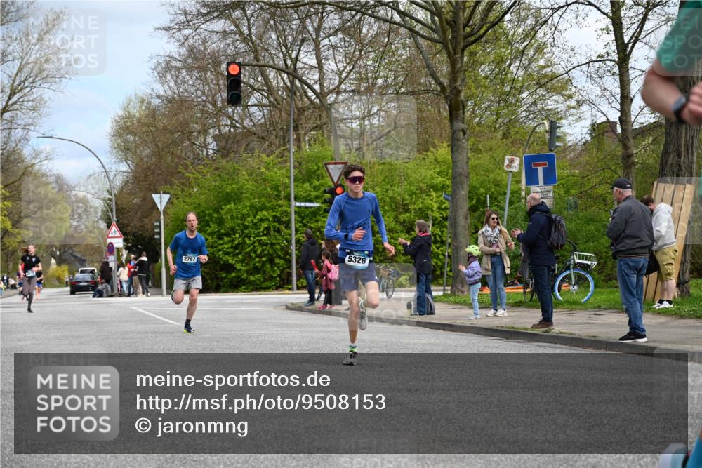 12.04.2026 - 45. Internationalen Wilhelmsburger Insellauf J. Mangold http://msf.ph/oto/9508153 12.04.2026 12:51:42 Ziel 4110, 5307, 5809, 5326, 2787, 5627, 5493, 4560, 2779, 3903, 5479, 5797, 4529, 5758, 2033, 4571 meine-sportfotos.de