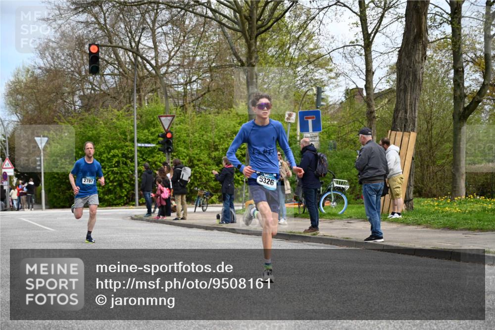 12.04.2026 - 45. Internationalen Wilhelmsburger Insellauf J. Mangold http://msf.ph/oto/9508161 12.04.2026 12:51:42 Ziel 4110, 5307, 5809, 5326, 2787, 5627, 5493, 4560, 2779, 3903, 5479, 5797, 4529, 5758, 2033, 4571 meine-sportfotos.de