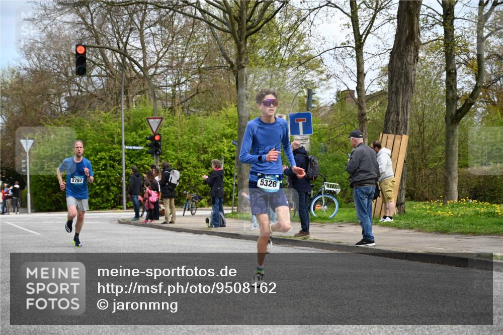 12.04.2026 - 45. Internationalen Wilhelmsburger Insellauf J. Mangold http://msf.ph/oto/9508162 12.04.2026 12:51:42 Ziel 4110, 5307, 5809, 5326, 2787, 5627, 5493, 4560, 2779, 3903, 5479, 5797, 4529, 5758, 2033, 4571 meine-sportfotos.de