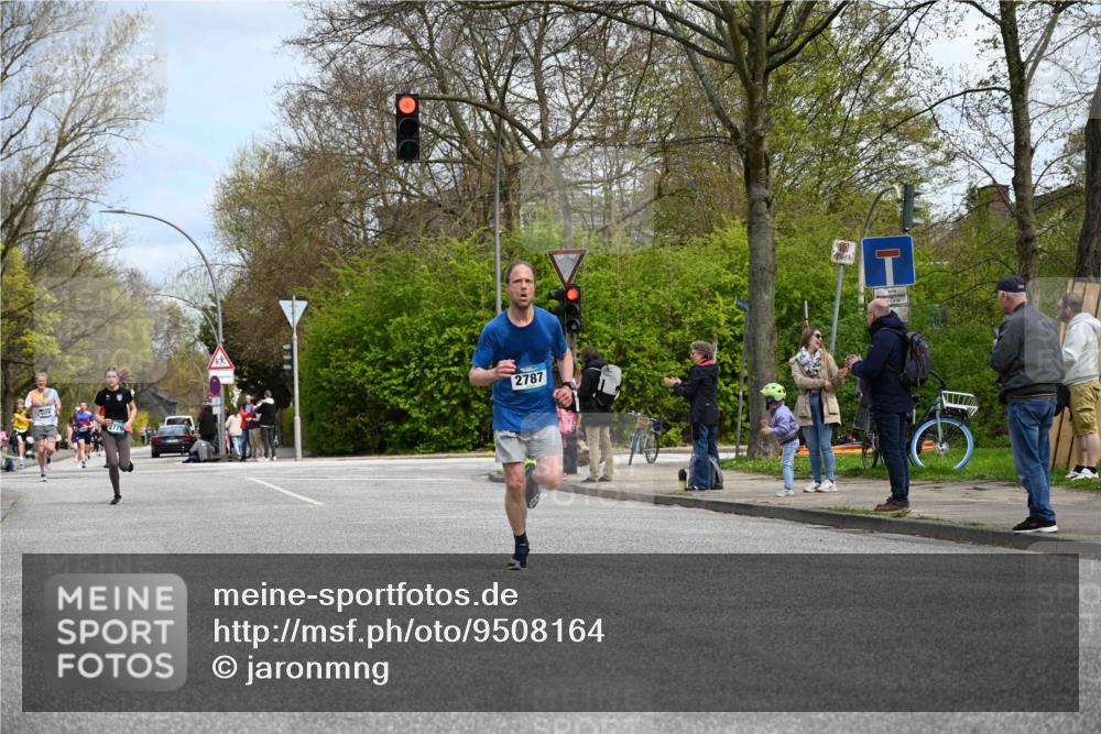 12.04.2026 - 45. Internationalen Wilhelmsburger Insellauf J. Mangold http://msf.ph/oto/9508164 12.04.2026 12:51:43 Ziel 4110, 5307, 5809, 5326, 2787, 5627, 5493, 4560, 2779, 3903, 5479, 5797, 4529, 5758, 5758, 2033, 4571, 2414 meine-sportfotos.de