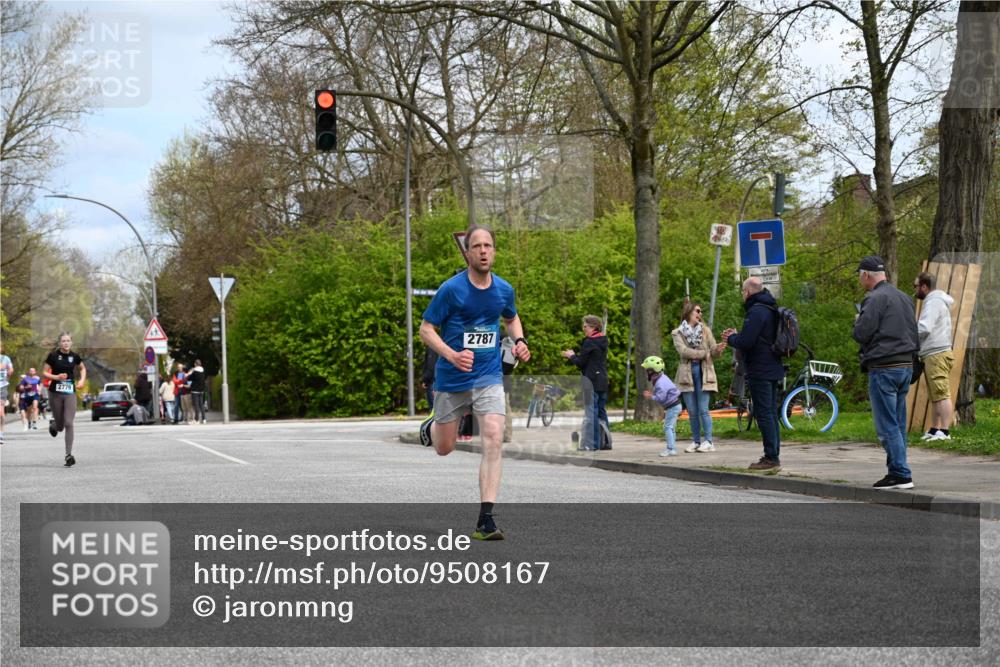 12.04.2026 - 45. Internationalen Wilhelmsburger Insellauf J. Mangold http://msf.ph/oto/9508167 12.04.2026 12:51:44 Ziel 4110, 5307, 5809, 5326, 2787, 5627, 5493, 4560, 2779, 3903, 5479, 5797, 4529, 5758, 2033, 4571, 2414 meine-sportfotos.de