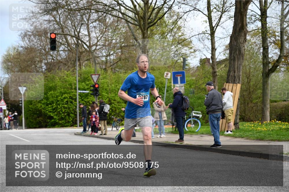 12.04.2026 - 45. Internationalen Wilhelmsburger Insellauf J. Mangold http://msf.ph/oto/9508175 12.04.2026 12:51:44 Ziel 4110, 5307, 5809, 5326, 2787, 5627, 5493, 4560, 2779, 3903, 5479, 5797, 4529, 5758, 2033, 4571, 2414 meine-sportfotos.de