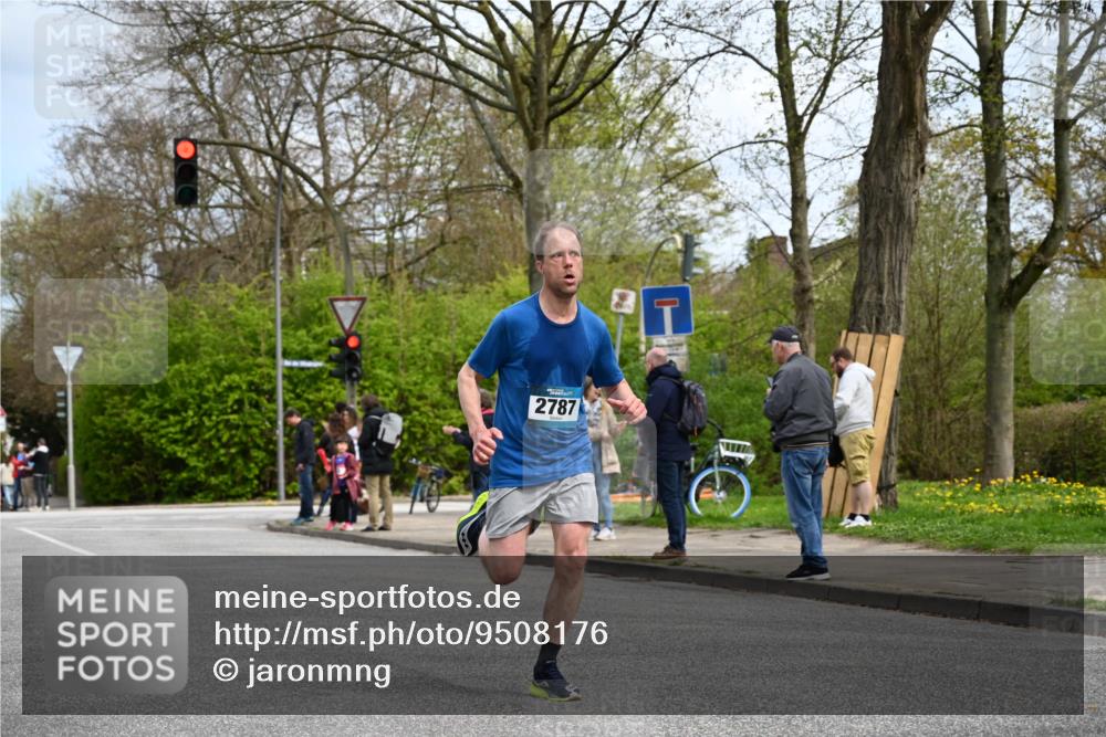 12.04.2026 - 45. Internationalen Wilhelmsburger Insellauf J. Mangold http://msf.ph/oto/9508176 12.04.2026 12:51:44 Ziel 4110, 5307, 5809, 5326, 2787, 5627, 5493, 4560, 2779, 3903, 5479, 5797, 4529, 5758, 2033, 4571, 2414 meine-sportfotos.de