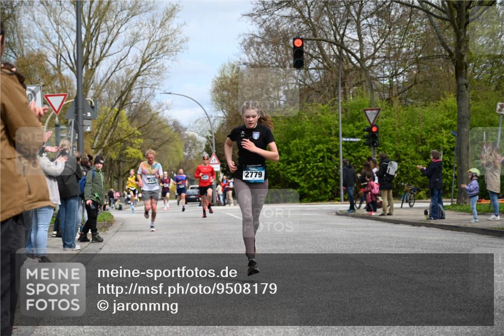 12.04.2026 - 45. Internationalen Wilhelmsburger Insellauf J. Mangold http://msf.ph/oto/9508179 12.04.2026 12:51:48 Ziel 5809, 5326, 2787, 5627, 5493, 4560, 2779, 3903, 5479, 5797, 4529, 5758, 2033, 2033, 4571, 2414 meine-sportfotos.de