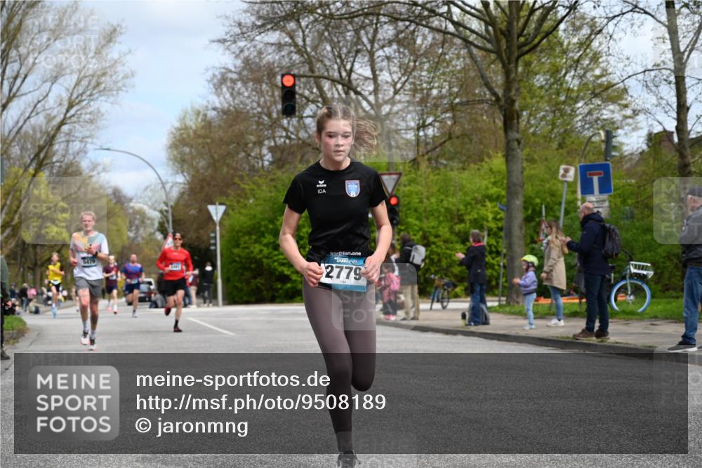 12.04.2026 - 45. Internationalen Wilhelmsburger Insellauf J. Mangold http://msf.ph/oto/9508189 12.04.2026 12:51:48 Ziel 5809, 5326, 2787, 5627, 5493, 4560, 2779, 3903, 5479, 5797, 4529, 5758, 2033, 2033, 4571, 2414 meine-sportfotos.de