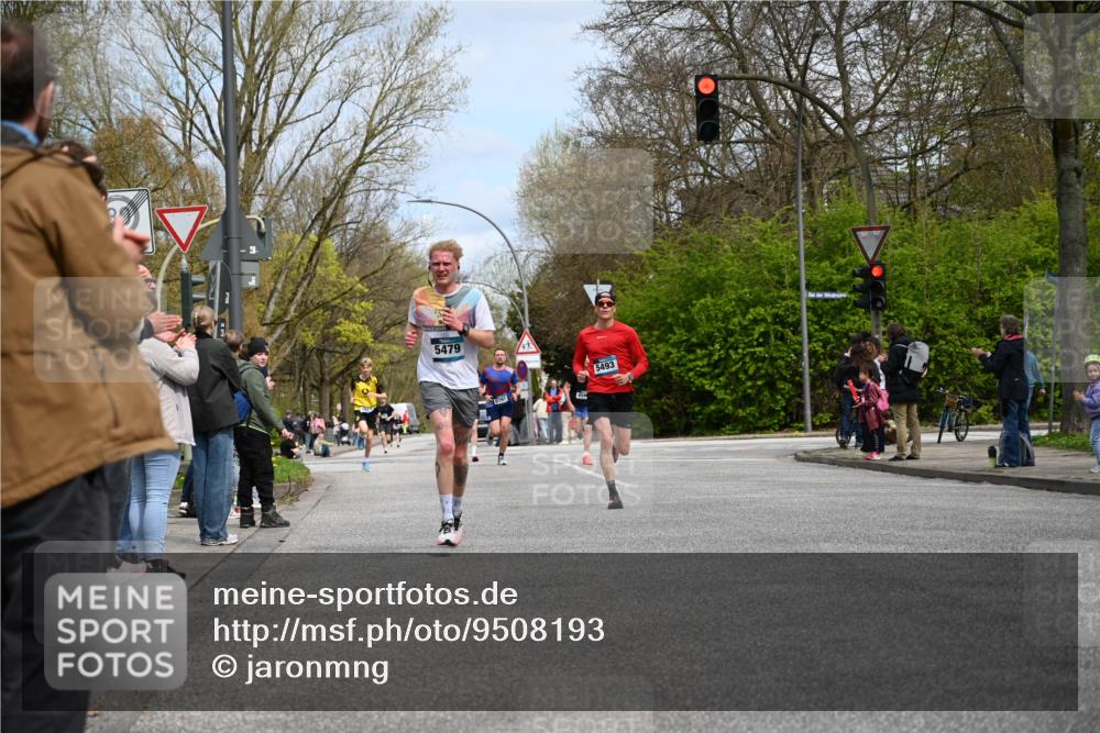 12.04.2026 - 45. Internationalen Wilhelmsburger Insellauf J. Mangold http://msf.ph/oto/9508193 12.04.2026 12:51:50 Ziel 5809, 5326, 2787, 5627, 5493, 4560, 2779, 3903, 5479, 5797, 4529, 5758, 2033, 4571, 4571, 2414, 4609 meine-sportfotos.de
