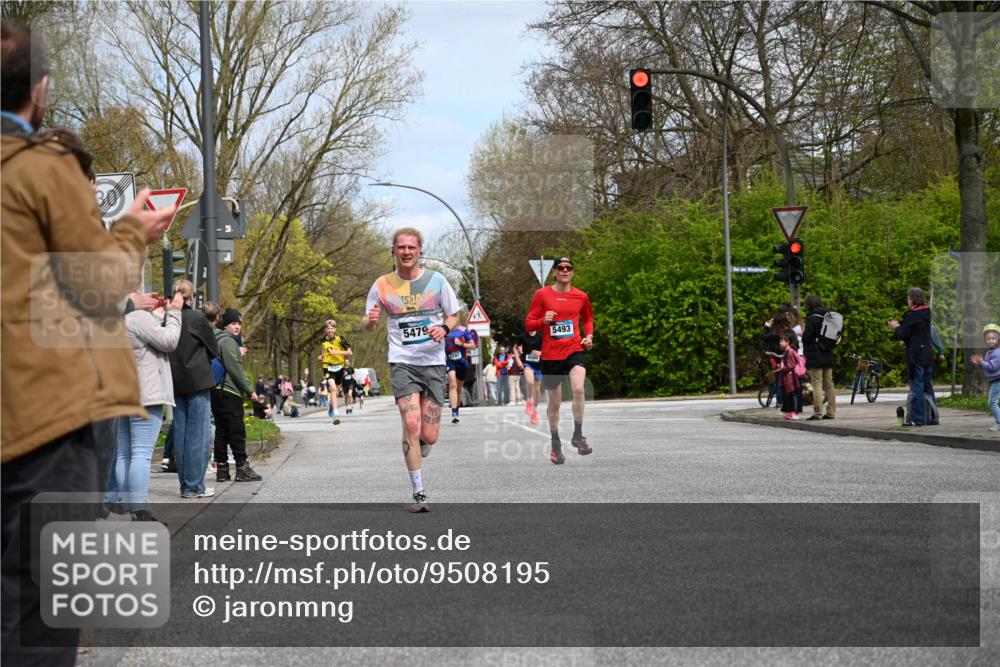 12.04.2026 - 45. Internationalen Wilhelmsburger Insellauf J. Mangold http://msf.ph/oto/9508195 12.04.2026 12:51:50 Ziel 5809, 5326, 2787, 5627, 5493, 4560, 2779, 3903, 5479, 5797, 4529, 5758, 2033, 4571, 4571, 2414, 4609 meine-sportfotos.de