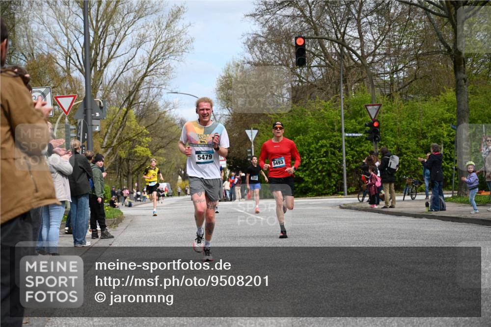 12.04.2026 - 45. Internationalen Wilhelmsburger Insellauf J. Mangold http://msf.ph/oto/9508201 12.04.2026 12:51:51 Ziel 5809, 5326, 2787, 5627, 5493, 4560, 2779, 3903, 5479, 5797, 4529, 5758, 2033, 4571, 2414, 4609 meine-sportfotos.de