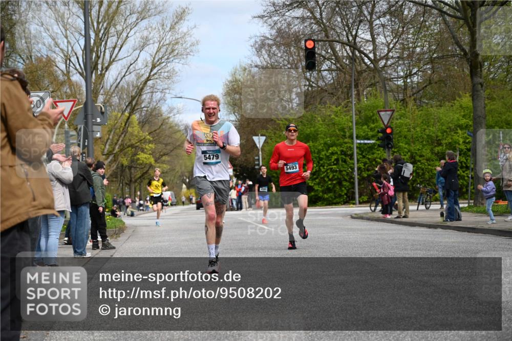 12.04.2026 - 45. Internationalen Wilhelmsburger Insellauf J. Mangold http://msf.ph/oto/9508202 12.04.2026 12:51:51 Ziel 5809, 5326, 2787, 5627, 5493, 4560, 2779, 3903, 5479, 5797, 4529, 5758, 2033, 4571, 2414, 4609 meine-sportfotos.de