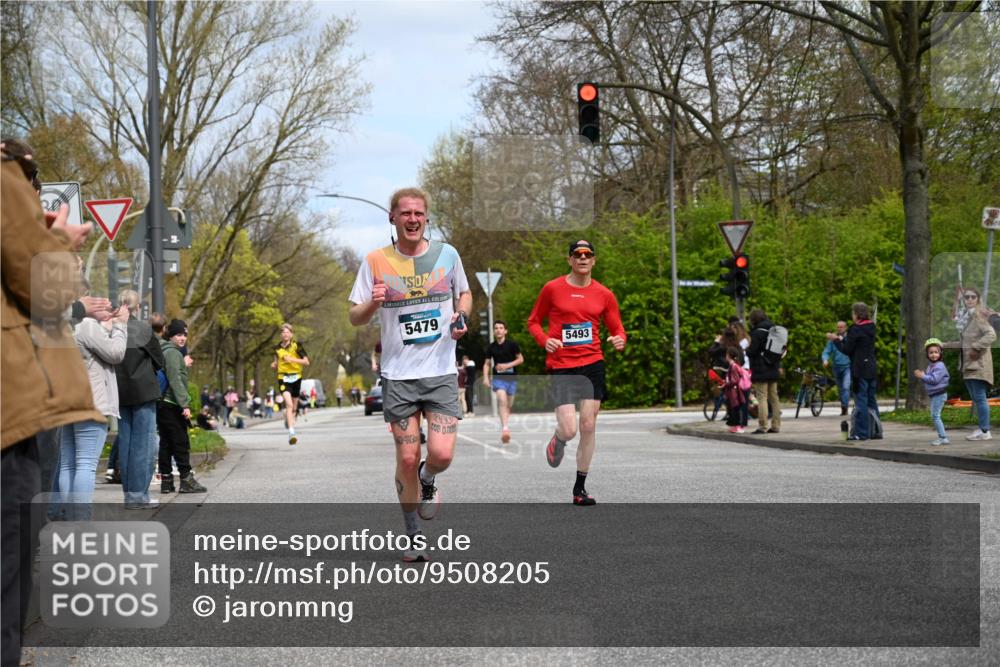 12.04.2026 - 45. Internationalen Wilhelmsburger Insellauf J. Mangold http://msf.ph/oto/9508205 12.04.2026 12:51:51 Ziel 5809, 5326, 2787, 5627, 5493, 4560, 2779, 3903, 5479, 5797, 4529, 5758, 2033, 4571, 2414, 4609 meine-sportfotos.de