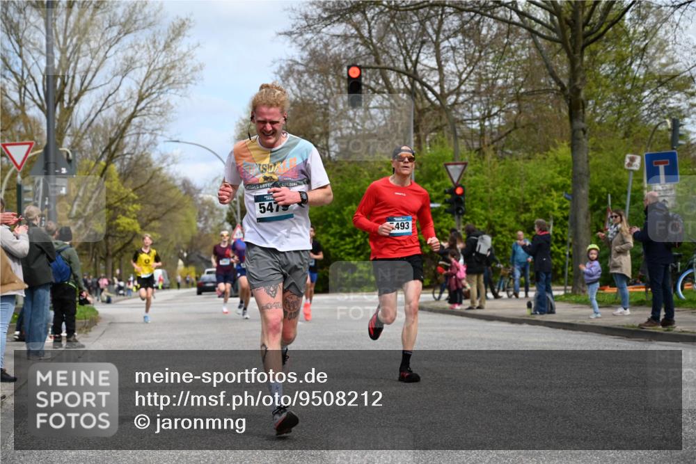 12.04.2026 - 45. Internationalen Wilhelmsburger Insellauf J. Mangold http://msf.ph/oto/9508212 12.04.2026 12:51:51 Ziel 5809, 5326, 2787, 5627, 5493, 4560, 2779, 3903, 5479, 5797, 4529, 5758, 2033, 4571, 2414, 4609 meine-sportfotos.de