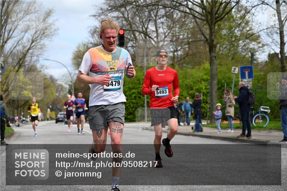 12.04.2026 - 45. Internationalen Wilhelmsburger Insellauf J. Mangold http://msf.ph/oto/9508217 12.04.2026 12:51:52 Ziel 5809, 5326, 2787, 5627, 5493, 4560, 2779, 3903, 5479, 5797, 4529, 4529, 5758, 2033, 4571, 2414, 4609 meine-sportfotos.de
