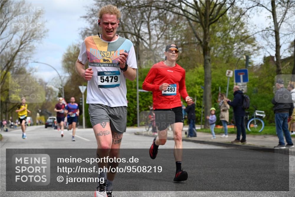 12.04.2026 - 45. Internationalen Wilhelmsburger Insellauf J. Mangold http://msf.ph/oto/9508219 12.04.2026 12:51:52 Ziel 5809, 5326, 2787, 5627, 5493, 4560, 2779, 3903, 5479, 5797, 4529, 4529, 5758, 2033, 4571, 2414, 4609 meine-sportfotos.de