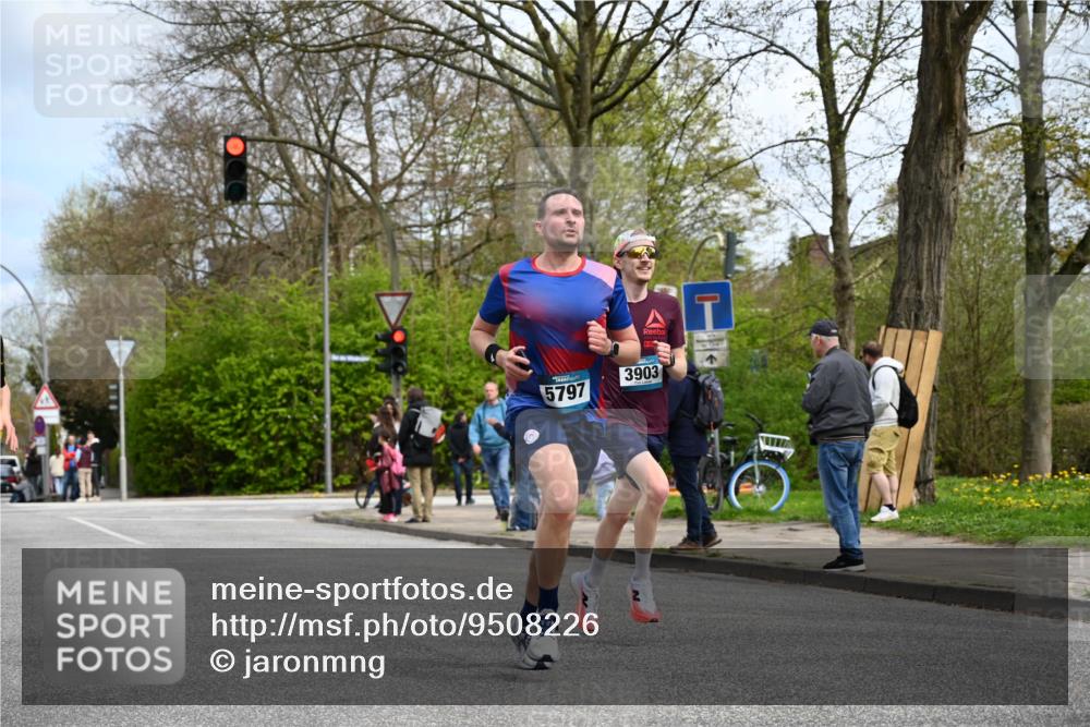 12.04.2026 - 45. Internationalen Wilhelmsburger Insellauf J. Mangold http://msf.ph/oto/9508226 12.04.2026 12:51:56 Ziel 5809, 5326, 2787, 5627, 5493, 4560, 2779, 3903, 5479, 5797, 4529, 5758, 2033, 4571, 2414, 4609, 5779 meine-sportfotos.de