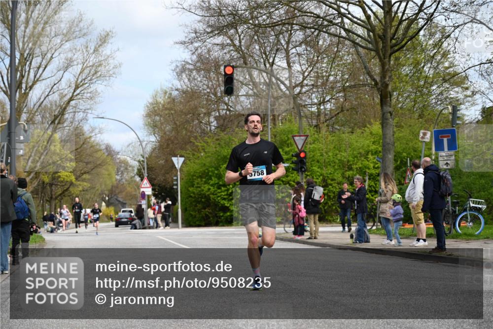 12.04.2026 - 45. Internationalen Wilhelmsburger Insellauf J. Mangold http://msf.ph/oto/9508235 12.04.2026 12:52:04 Ziel 5493, 4560, 2779, 3903, 5479, 5797, 4529, 5758, 2033, 4571, 2414, 4609, 5779, 4346 meine-sportfotos.de