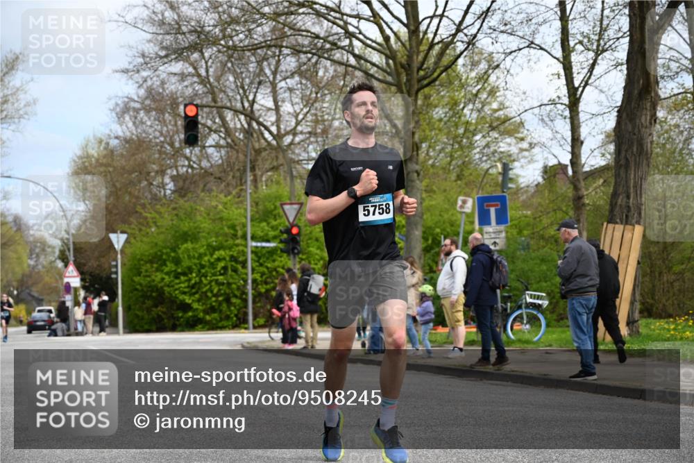 12.04.2026 - 45. Internationalen Wilhelmsburger Insellauf J. Mangold http://msf.ph/oto/9508245 12.04.2026 12:52:05 Ziel 2779, 3903, 5479, 5797, 4529, 5758, 2033, 4571, 2414, 4609, 5779, 4346 meine-sportfotos.de