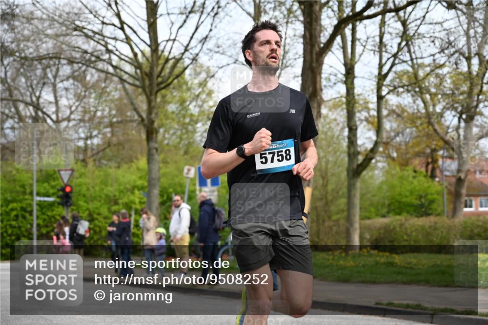 12.04.2026 - 45. Internationalen Wilhelmsburger Insellauf J. Mangold http://msf.ph/oto/9508252 12.04.2026 12:52:05 Ziel 2779, 3903, 5479, 5797, 4529, 5758, 2033, 4571, 2414, 4609, 5779, 4346 meine-sportfotos.de
