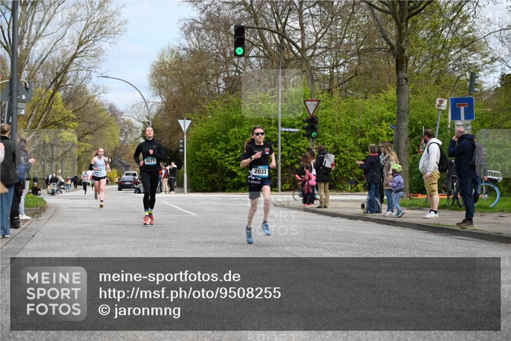 12.04.2026 - 45. Internationalen Wilhelmsburger Insellauf J. Mangold http://msf.ph/oto/9508255 12.04.2026 12:52:12 Ziel 5479, 5797, 4529, 5758, 2033, 4571, 2414, 4609, 5779, 4346, 4346 meine-sportfotos.de