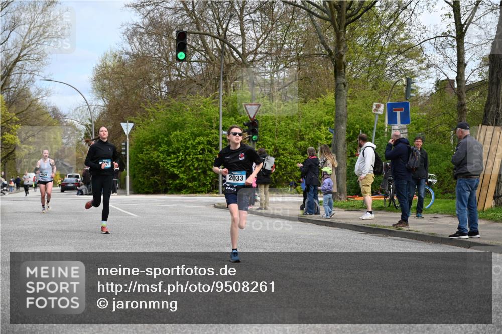 12.04.2026 - 45. Internationalen Wilhelmsburger Insellauf J. Mangold http://msf.ph/oto/9508261 12.04.2026 12:52:13 Ziel 5797, 4529, 5758, 2033, 4571, 2414, 4609, 4609, 5779, 4346 meine-sportfotos.de
