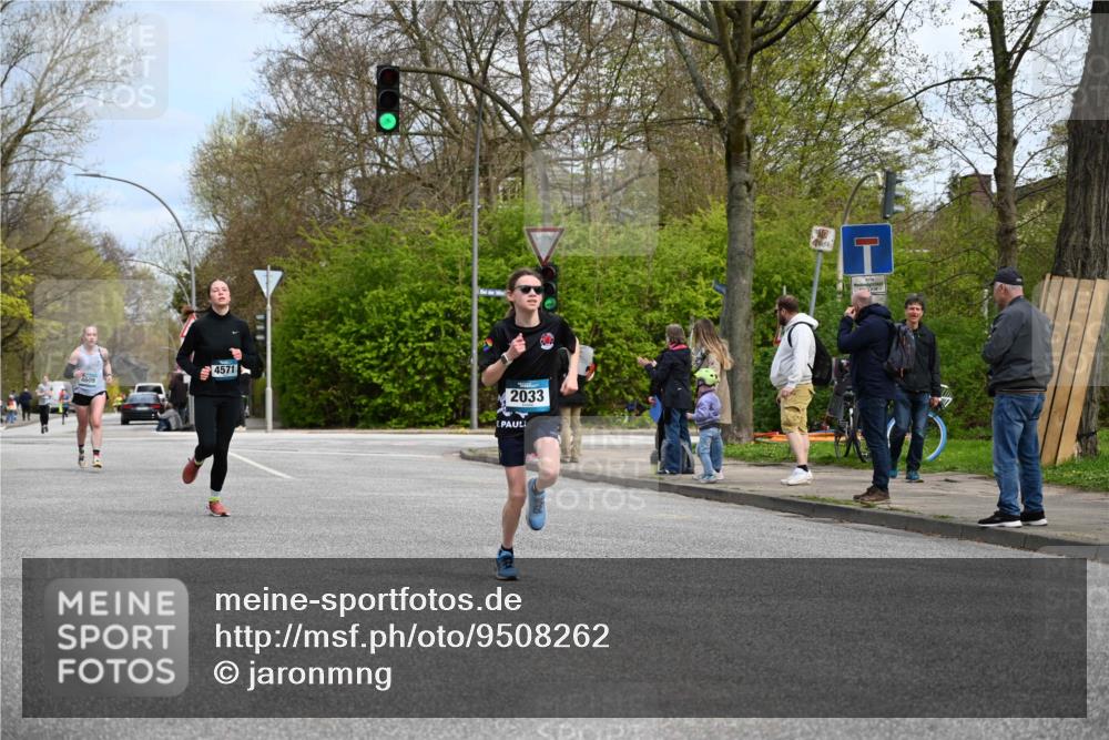 12.04.2026 - 45. Internationalen Wilhelmsburger Insellauf J. Mangold http://msf.ph/oto/9508262 12.04.2026 12:52:13 Ziel 5797, 4529, 5758, 2033, 4571, 2414, 4609, 4609, 5779, 4346 meine-sportfotos.de