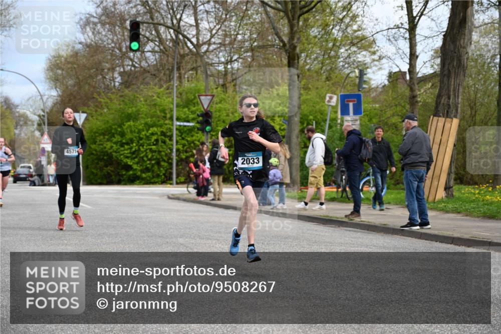 12.04.2026 - 45. Internationalen Wilhelmsburger Insellauf J. Mangold http://msf.ph/oto/9508267 12.04.2026 12:52:13 Ziel 5797, 4529, 5758, 2033, 4571, 2414, 4609, 4609, 5779, 4346 meine-sportfotos.de