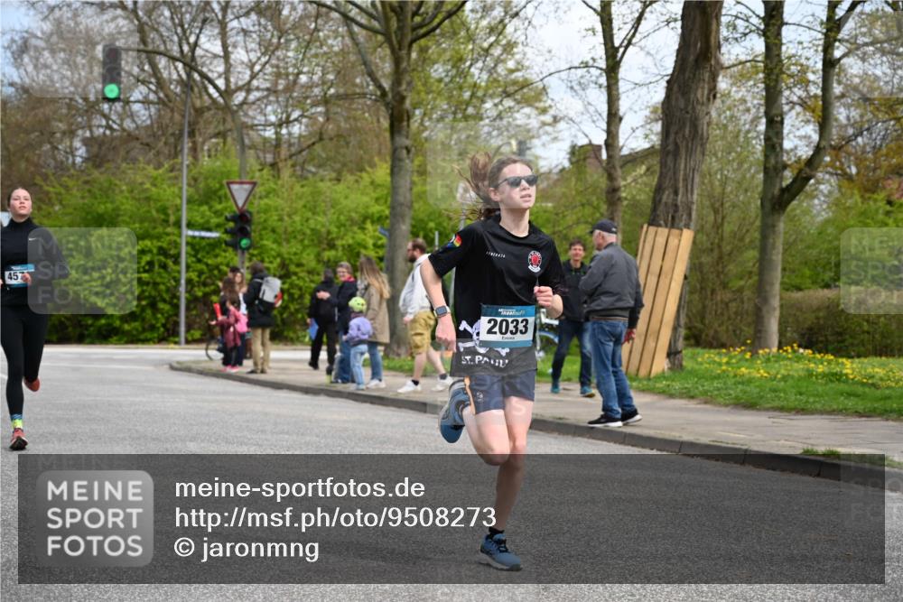 12.04.2026 - 45. Internationalen Wilhelmsburger Insellauf J. Mangold http://msf.ph/oto/9508273 12.04.2026 12:52:14 Ziel 5797, 4529, 5758, 2033, 4571, 2414, 4609, 5779, 4346 meine-sportfotos.de