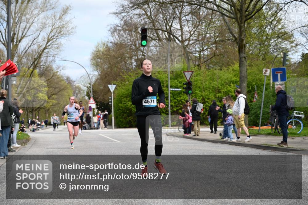 12.04.2026 - 45. Internationalen Wilhelmsburger Insellauf J. Mangold http://msf.ph/oto/9508277 12.04.2026 12:52:15 Ziel 4529, 5758, 2033, 4571, 2414, 4609, 5779, 4346 meine-sportfotos.de