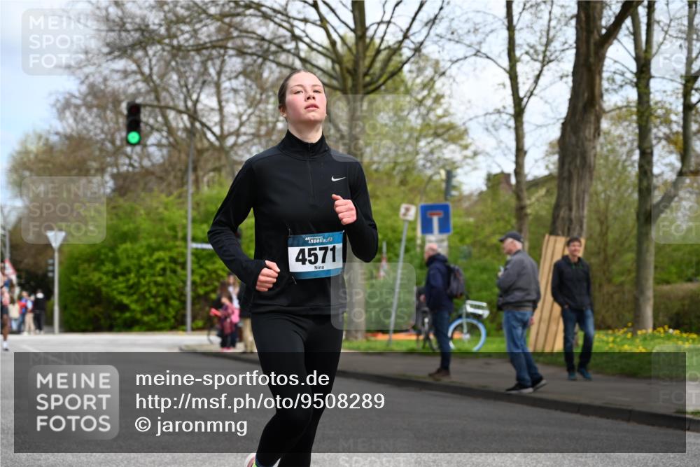12.04.2026 - 45. Internationalen Wilhelmsburger Insellauf J. Mangold http://msf.ph/oto/9508289 12.04.2026 12:52:16 Ziel 4529, 5758, 2033, 4571, 2414, 4609, 5779, 4346 meine-sportfotos.de