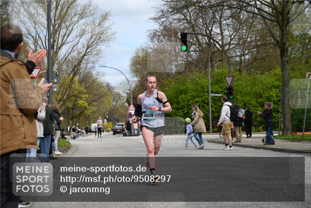 12.04.2026 - 45. Internationalen Wilhelmsburger Insellauf J. Mangold http://msf.ph/oto/9508297 12.04.2026 12:52:17 Ziel 4529, 5758, 2033, 4571, 2414, 4609, 5779, 4346 meine-sportfotos.de