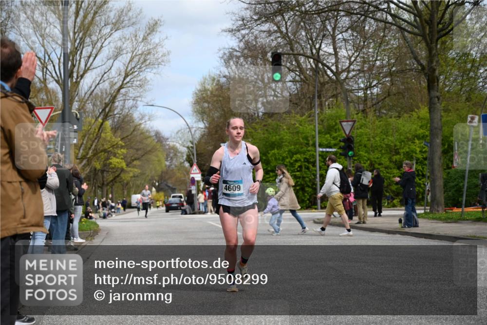 12.04.2026 - 45. Internationalen Wilhelmsburger Insellauf J. Mangold http://msf.ph/oto/9508299 12.04.2026 12:52:17 Ziel 4529, 5758, 2033, 4571, 2414, 4609, 5779, 4346 meine-sportfotos.de