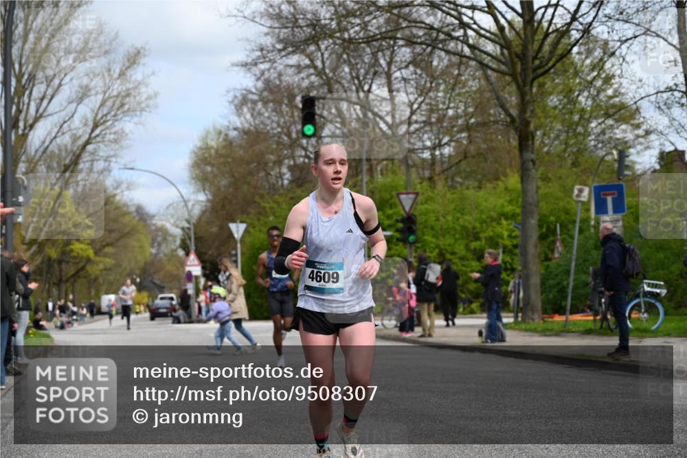 12.04.2026 - 45. Internationalen Wilhelmsburger Insellauf J. Mangold http://msf.ph/oto/9508307 12.04.2026 12:52:18 Ziel 5758, 2033, 4571, 2414, 4609, 5779, 4346, 5763 meine-sportfotos.de