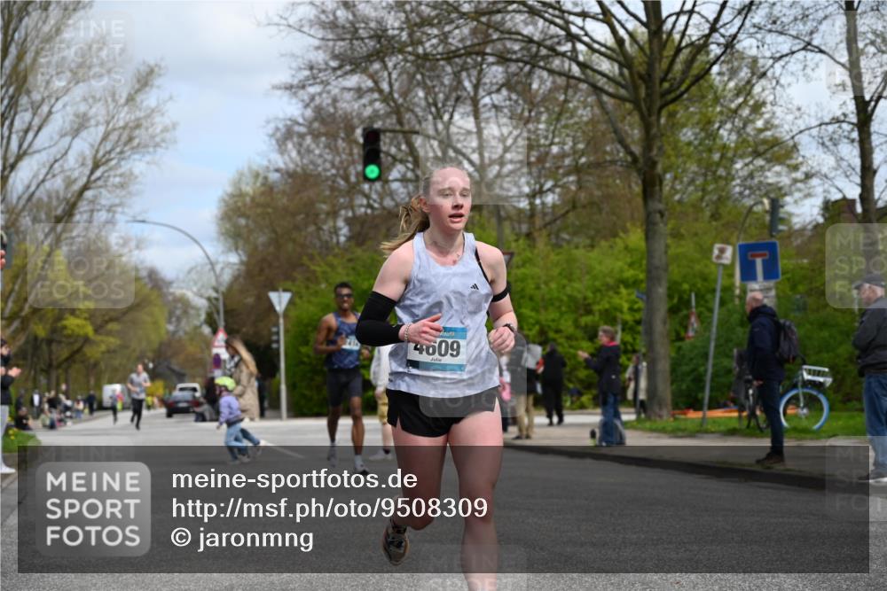12.04.2026 - 45. Internationalen Wilhelmsburger Insellauf J. Mangold http://msf.ph/oto/9508309 12.04.2026 12:52:18 Ziel 5758, 2033, 4571, 2414, 4609, 5779, 4346, 5763 meine-sportfotos.de